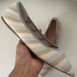 Knit Pointy Flats-  Gray. White Cream size 7 1/2 NWT